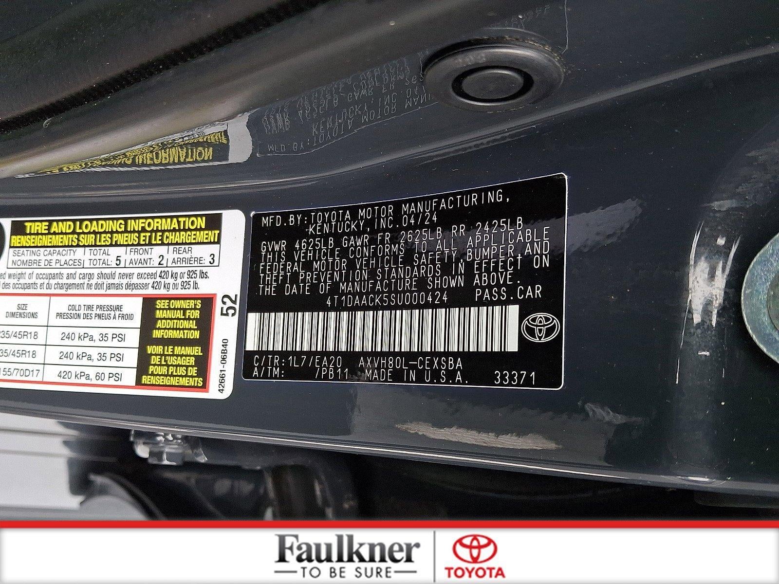 2025 Toyota Camry SE (SE)