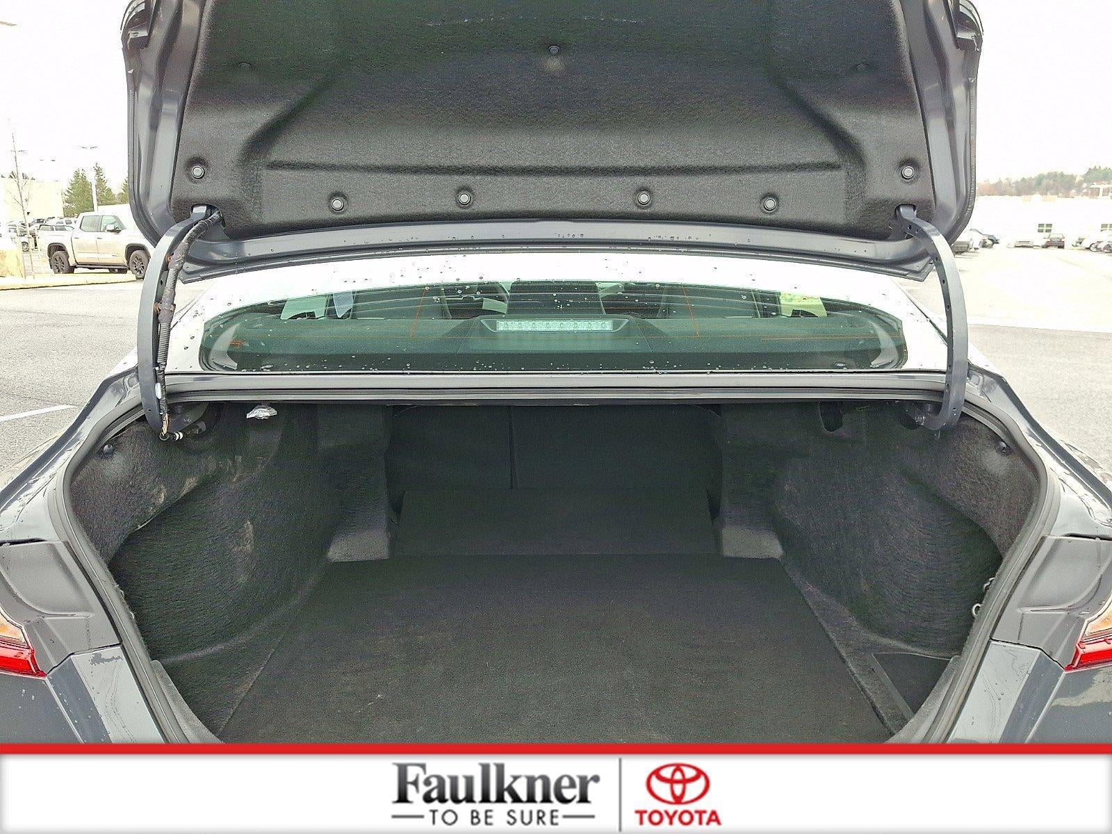 2025 Toyota Camry SE (SE)