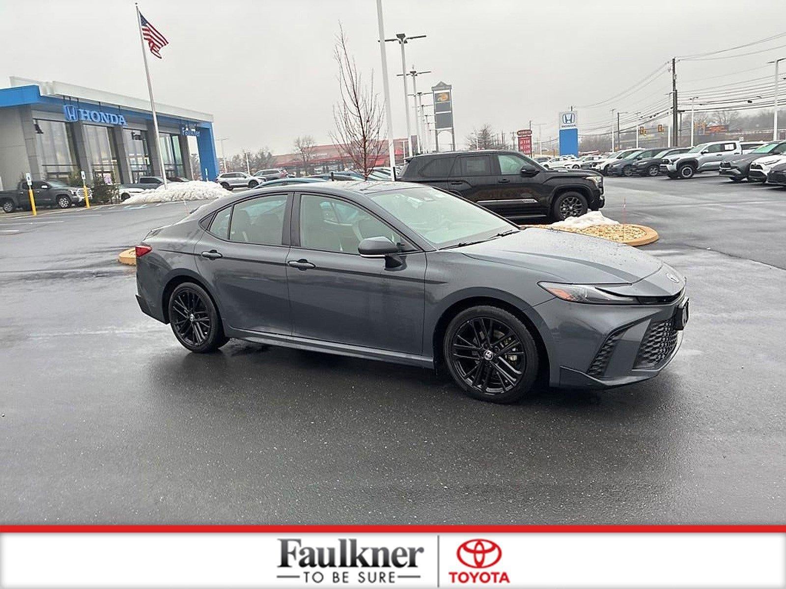 2025 Toyota Camry SE (SE)