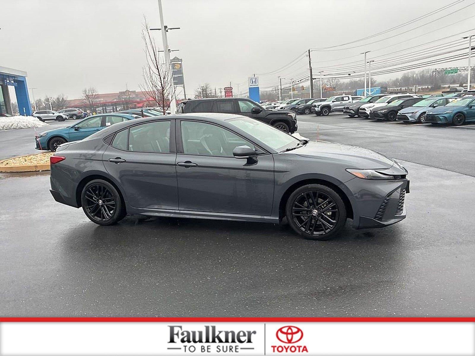 2025 Toyota Camry SE (SE)