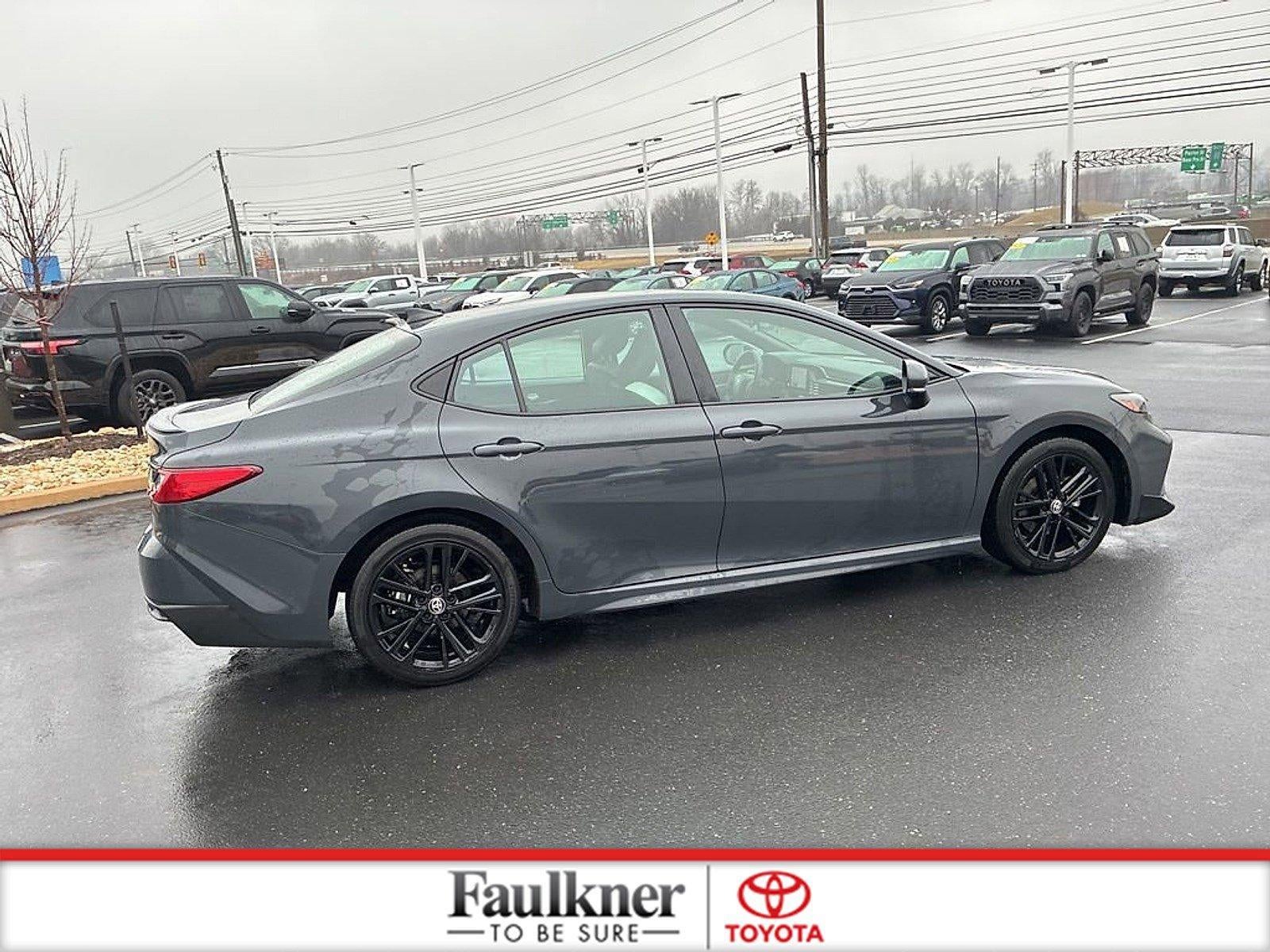 2025 Toyota Camry SE (SE)