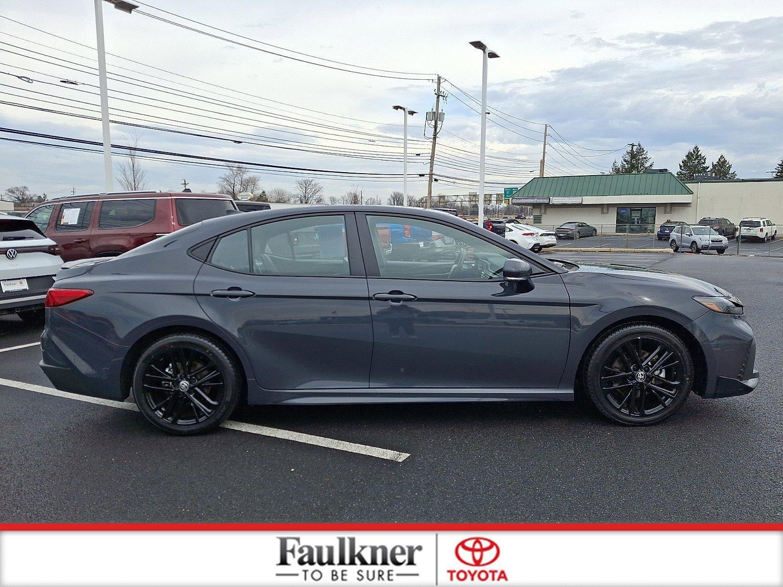 2025 Toyota Camry SE (SE)