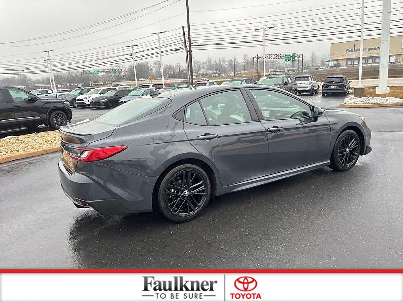 2025 Toyota Camry SE (SE)