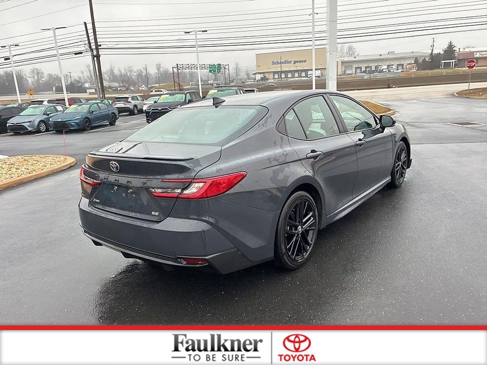 2025 Toyota Camry SE (SE)