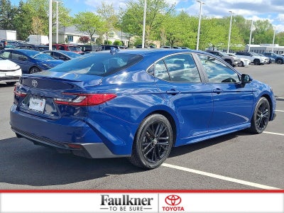 2025 Toyota Camry SE (SE)