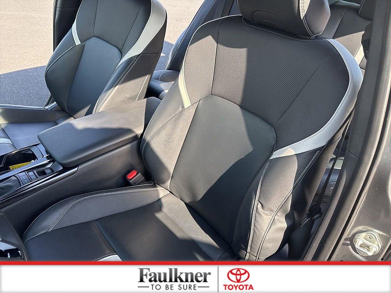 2025 Toyota Camry SE (SE)