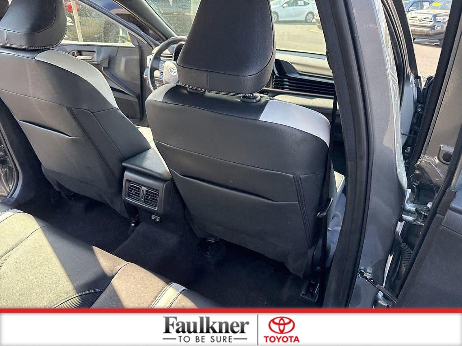 2025 Toyota Camry SE (SE)