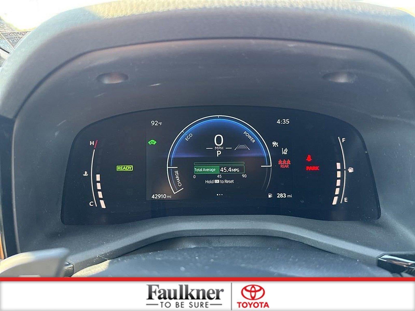 2025 Toyota Camry SE (SE)