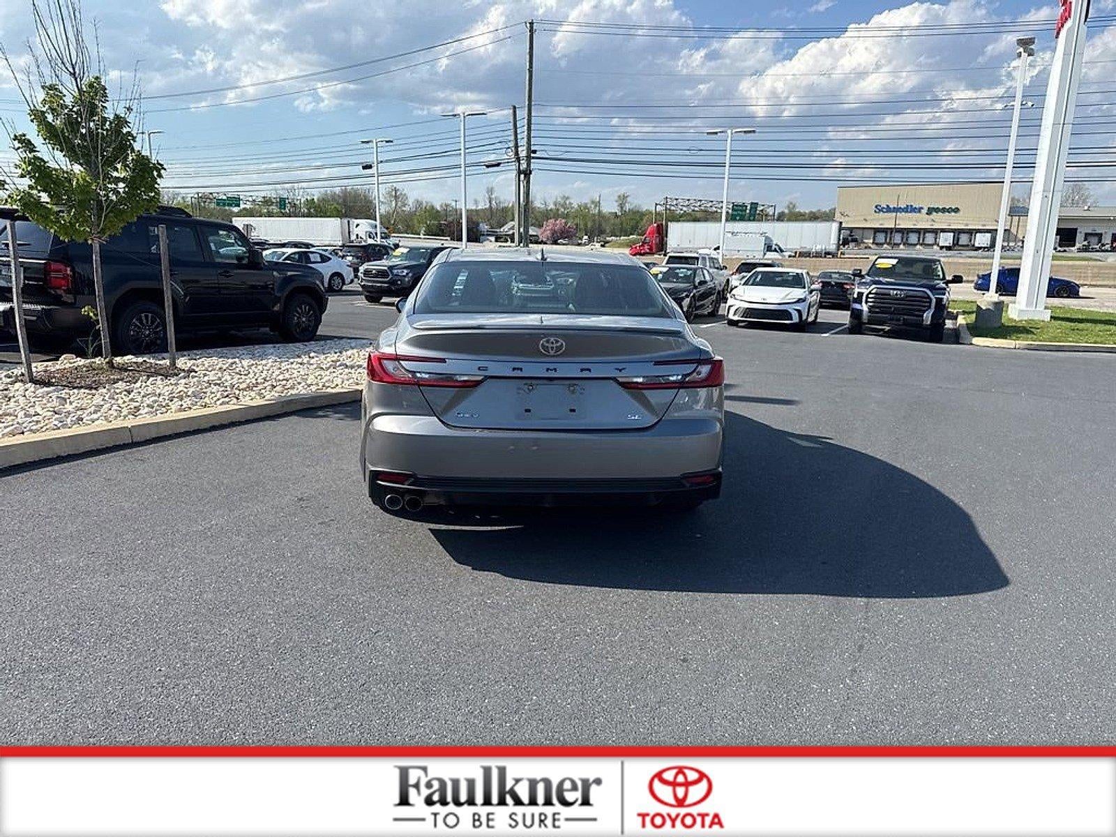 2025 Toyota Camry SE (SE)