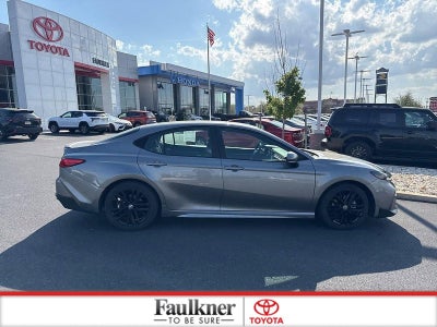 2025 Toyota Camry SE (SE)