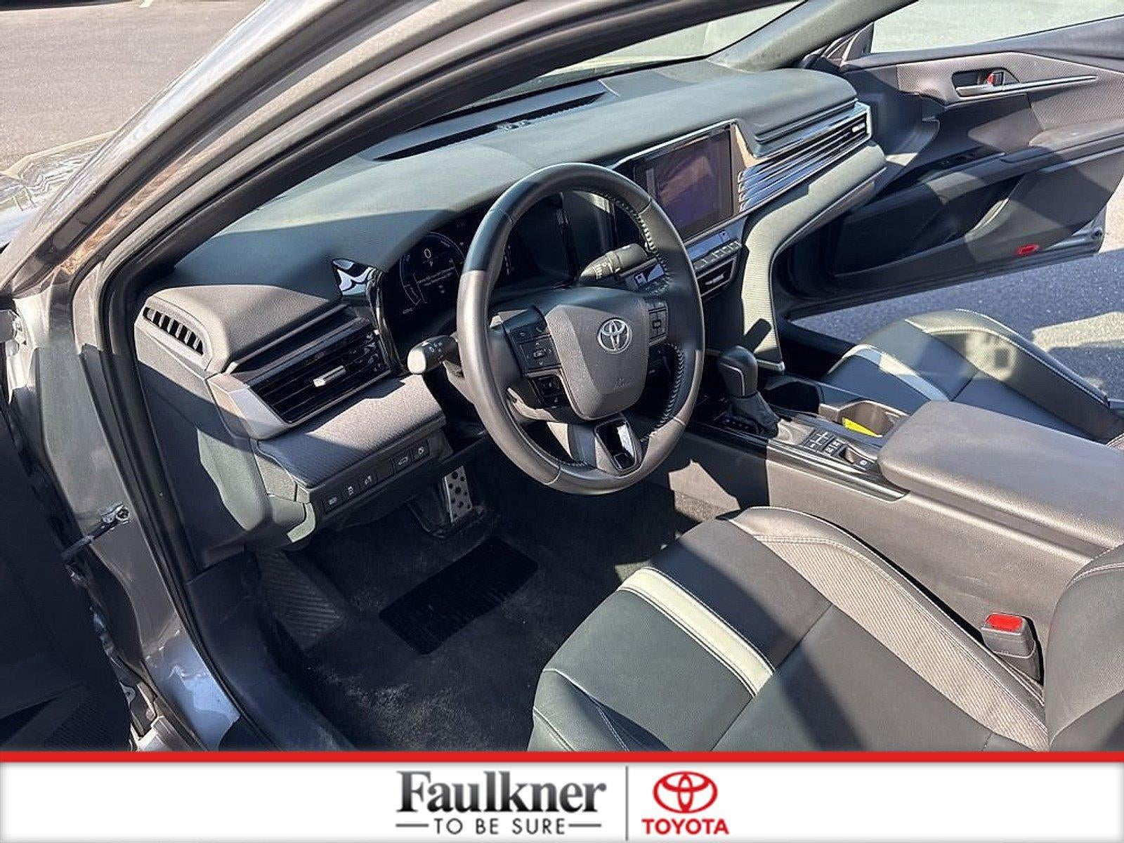 2025 Toyota Camry SE (SE)