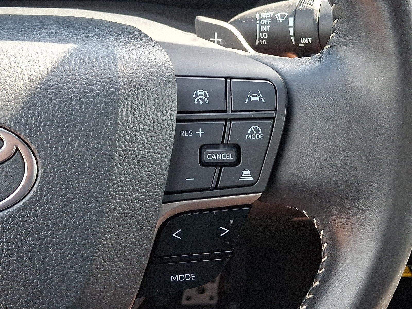 2025 Toyota Camry SE (SE)