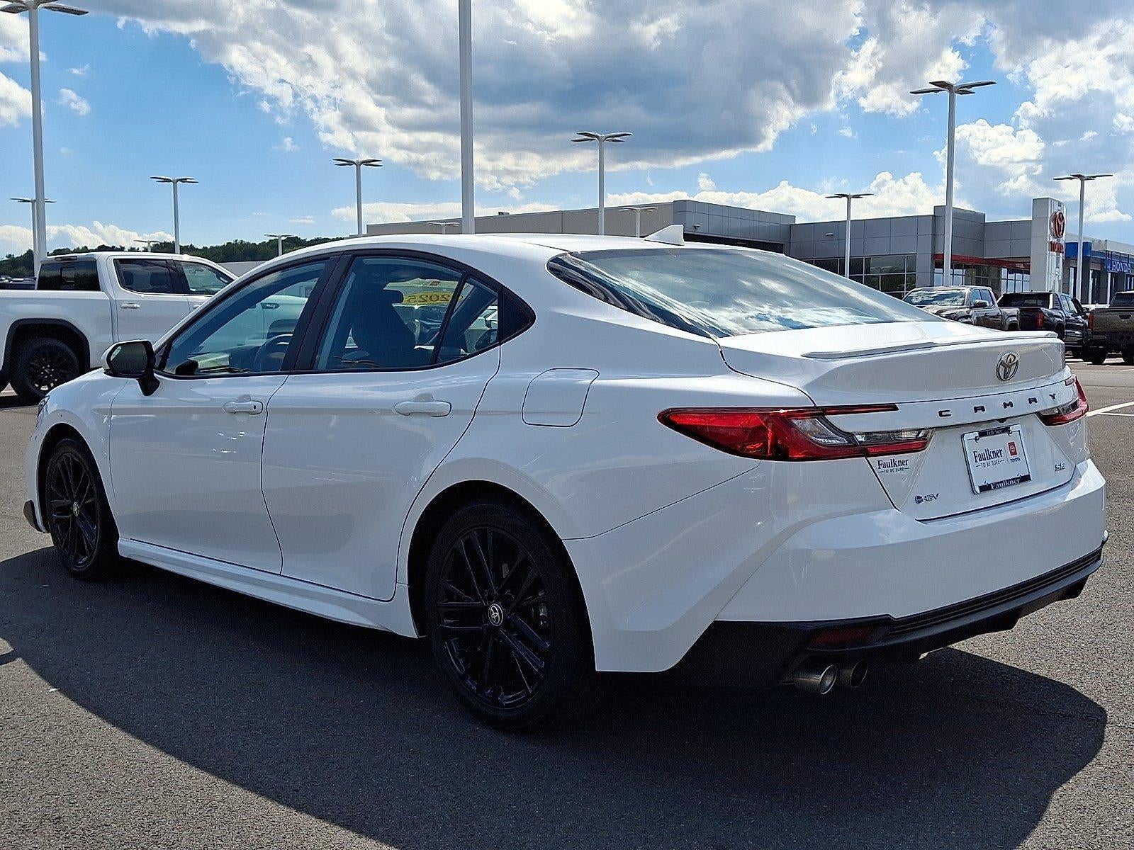 2025 Toyota Camry SE (SE)