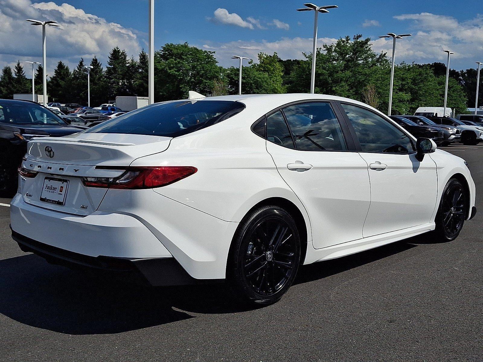 2025 Toyota Camry SE (SE)