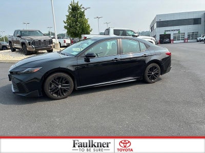 2025 Toyota Camry SE (SE)
