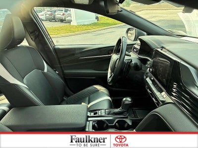2025 Toyota Camry SE (SE)