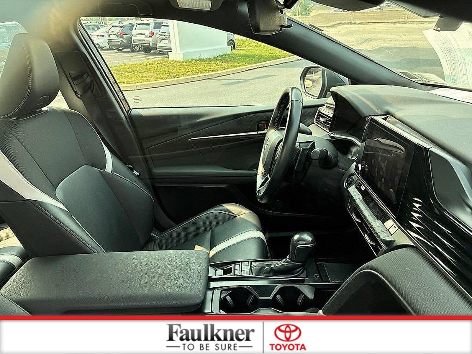 2025 Toyota Camry SE (SE)