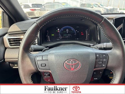 2025 Toyota Camry SE (SE)