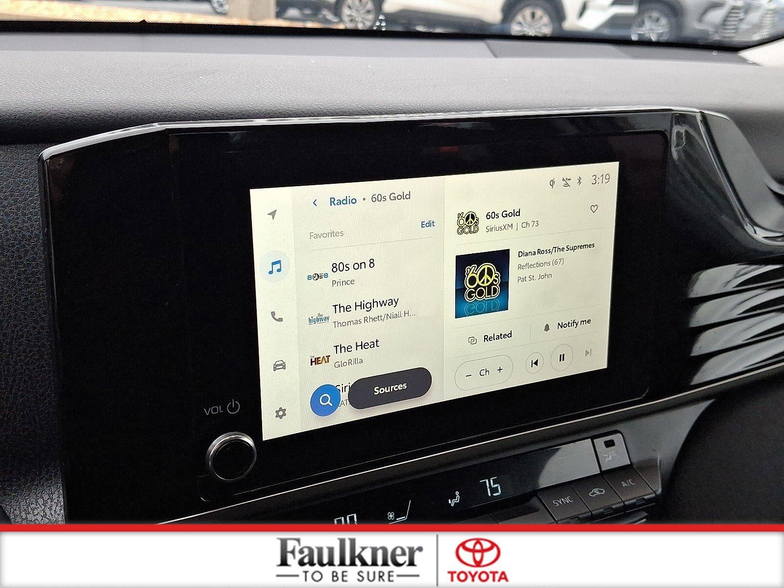 2025 Toyota Camry LE (SE)