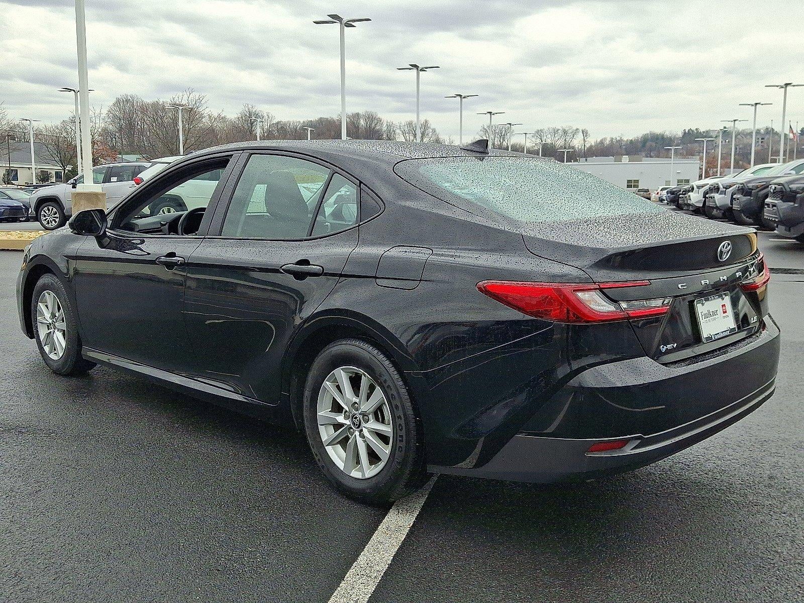 2025 Toyota Camry LE (SE)