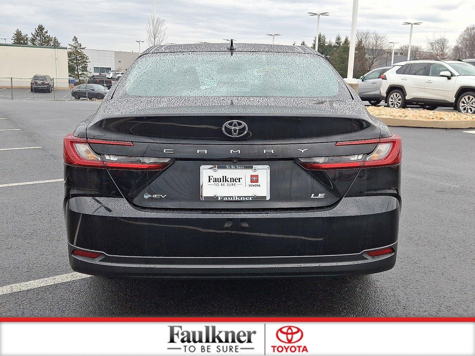 2025 Toyota Camry LE (SE)