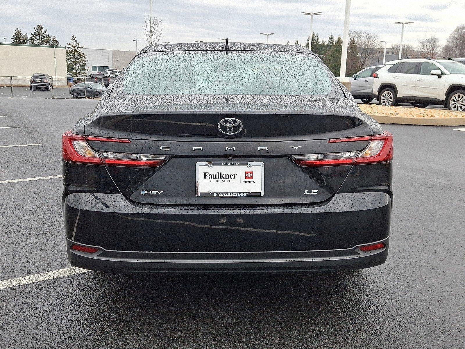 2025 Toyota Camry LE (SE)