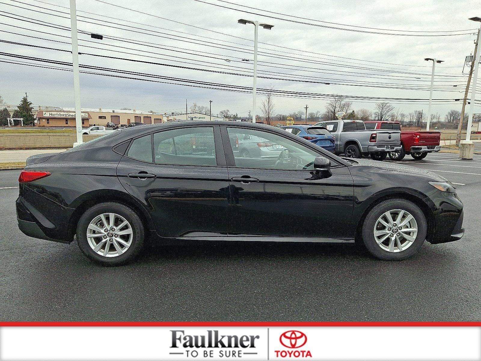 2025 Toyota Camry LE (SE)