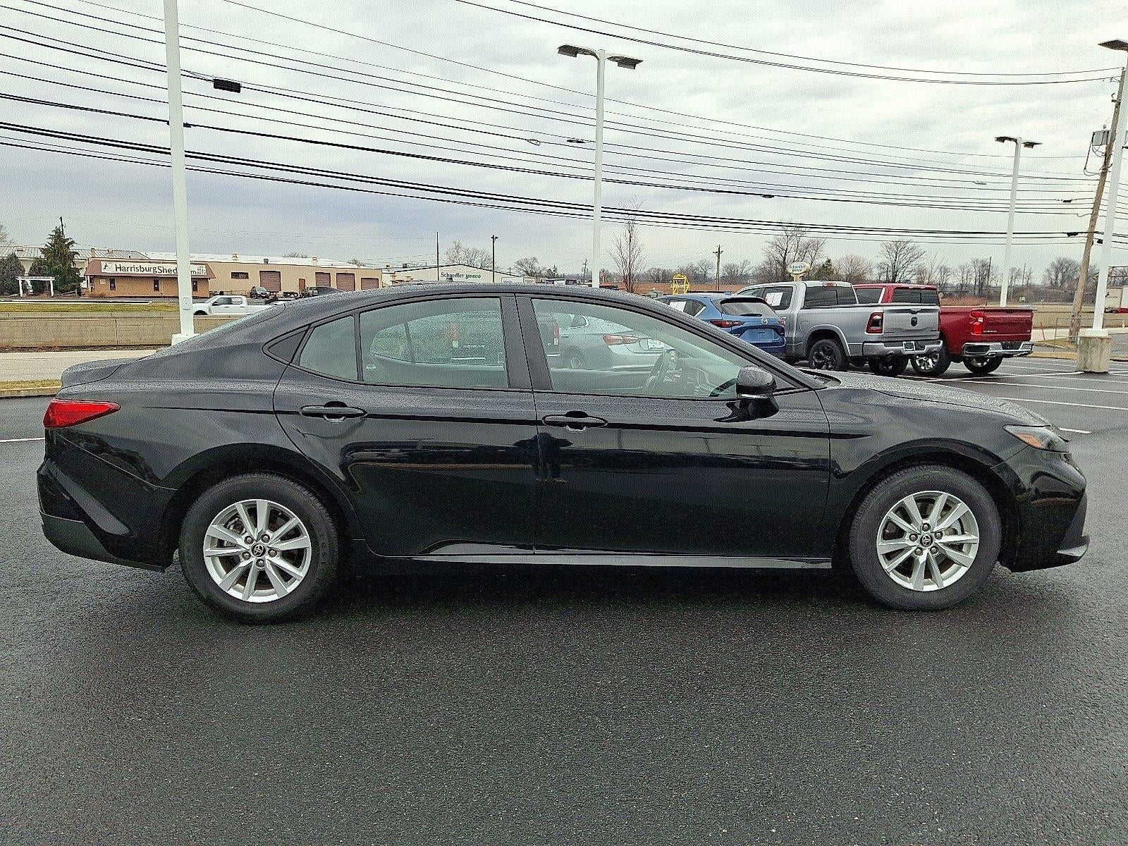 2025 Toyota Camry LE (SE)