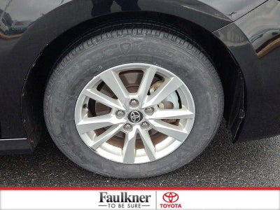 2025 Toyota Camry LE (SE)