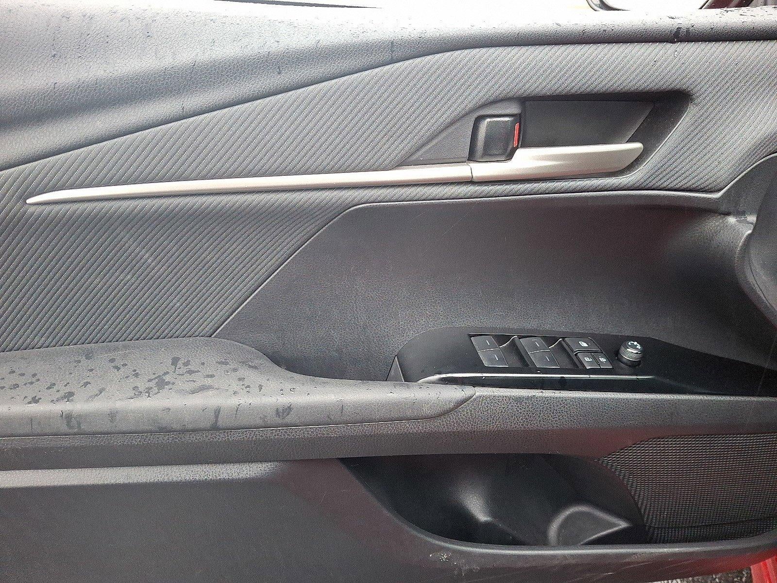 2025 Toyota Camry SE (SE)