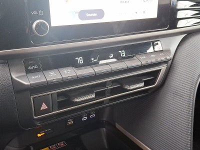 2025 Toyota Camry SE (SE)