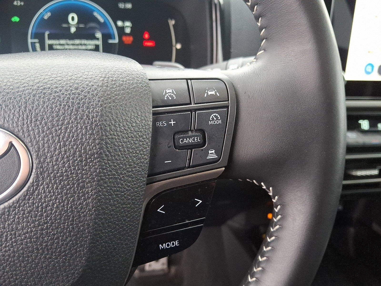 2025 Toyota Camry SE (SE)