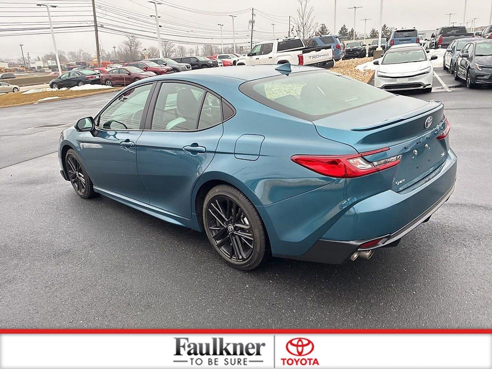 2025 Toyota Camry SE (SE)