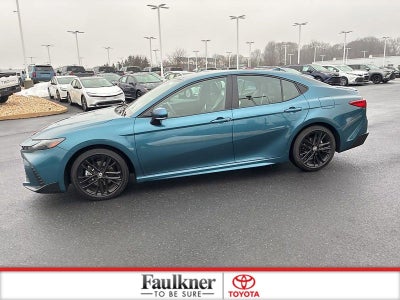 2025 Toyota Camry SE (SE)