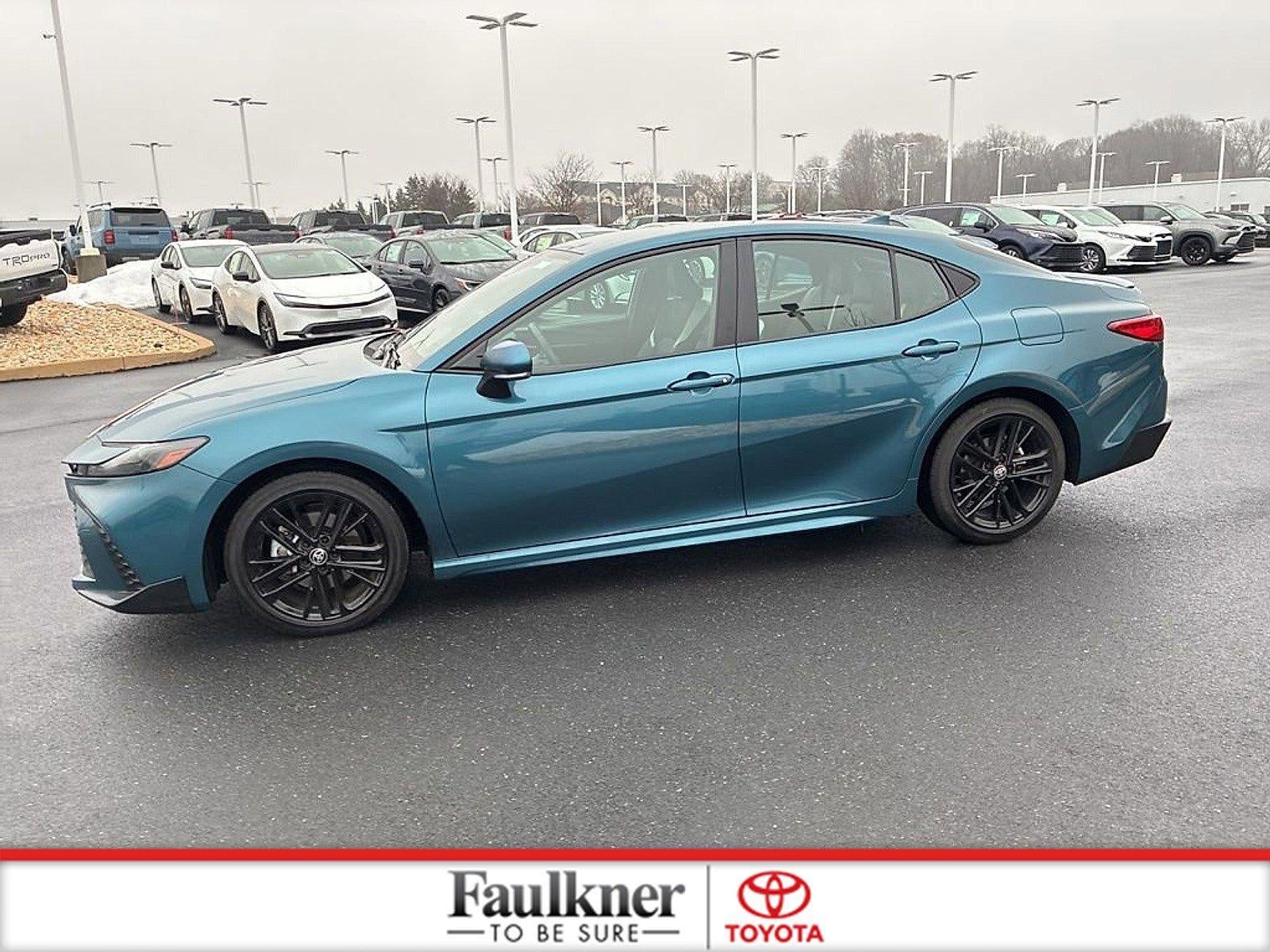 2025 Toyota Camry SE (SE)