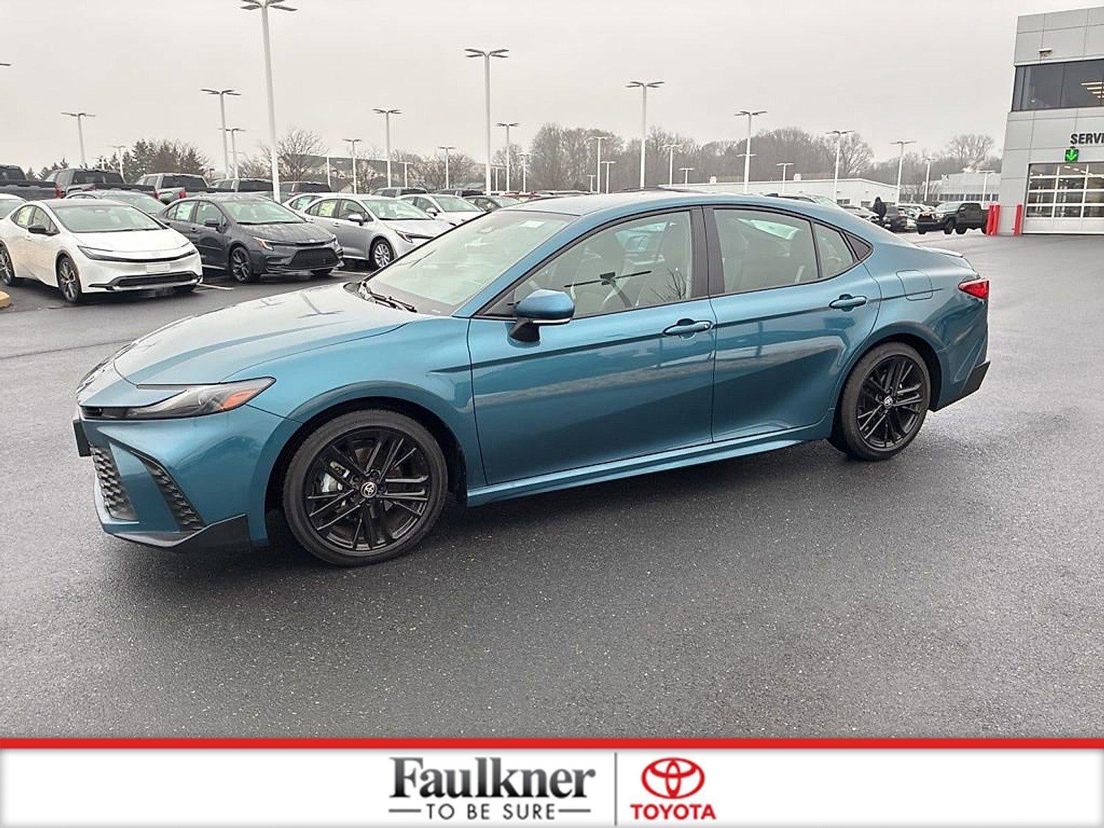 2025 Toyota Camry SE (SE)