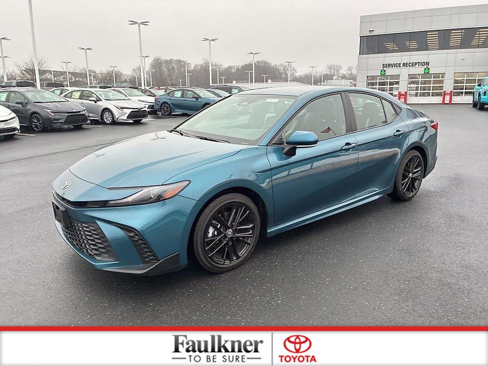 2025 Toyota Camry SE (SE)