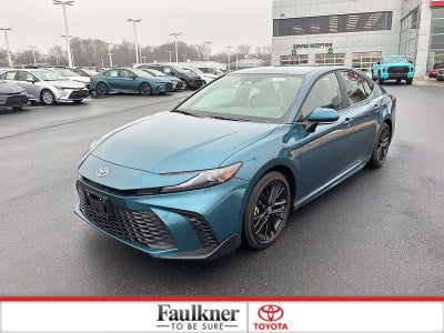 2025 Toyota Camry SE (SE)