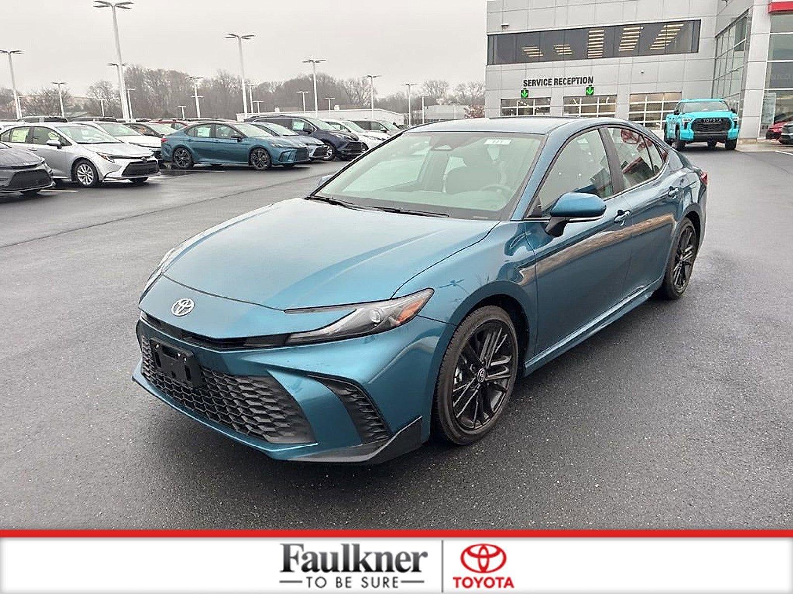 2025 Toyota Camry SE (SE)