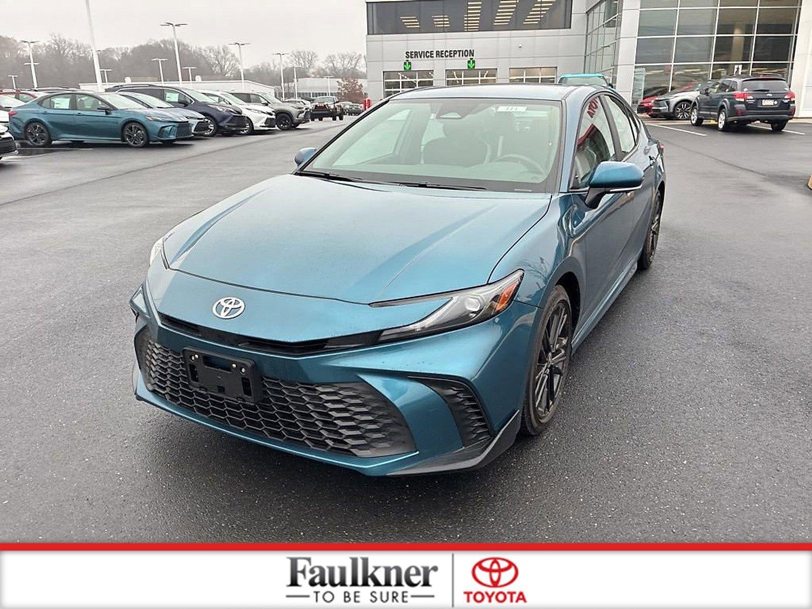 2025 Toyota Camry SE (SE)