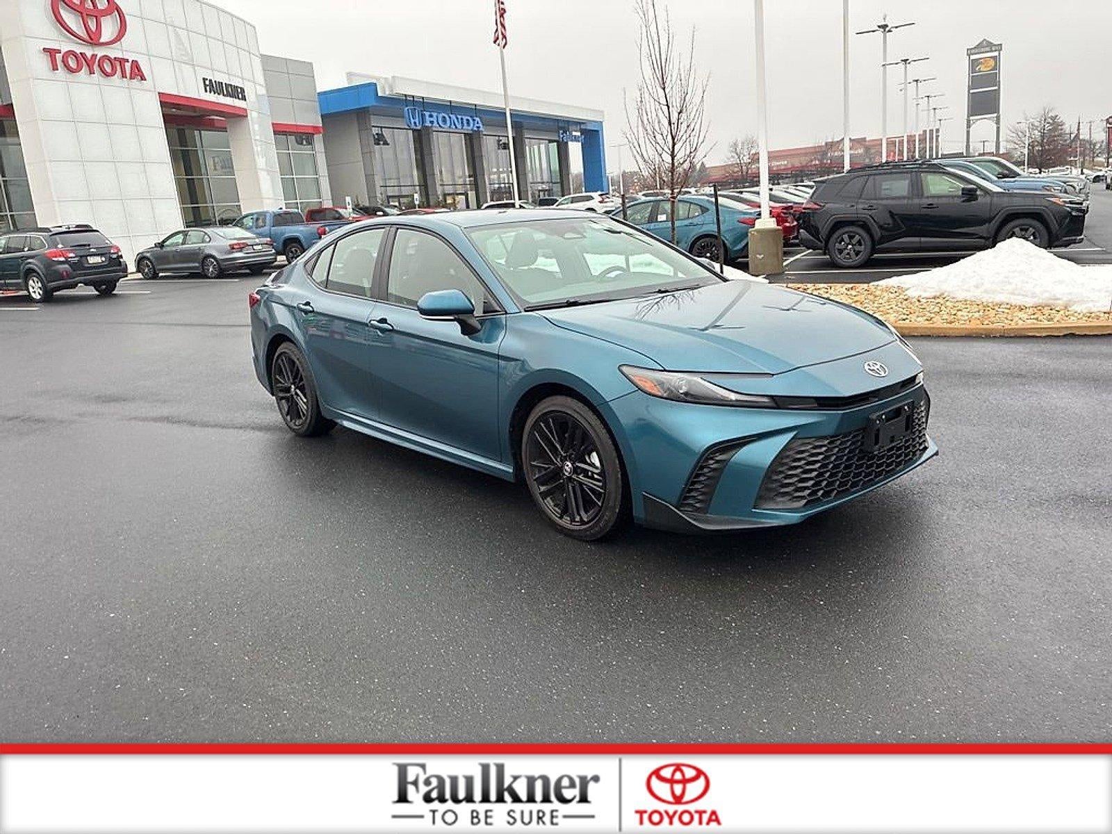 2025 Toyota Camry SE (SE)