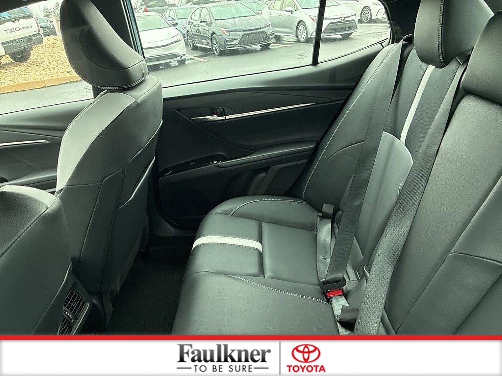 2025 Toyota Camry SE (SE)