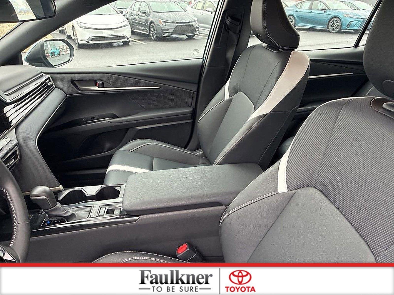 2025 Toyota Camry SE (SE)