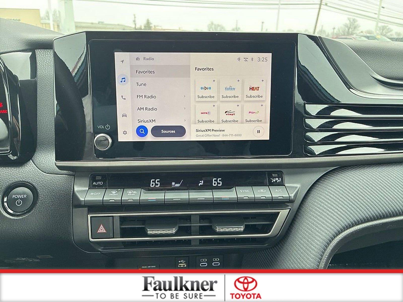 2025 Toyota Camry SE (SE)