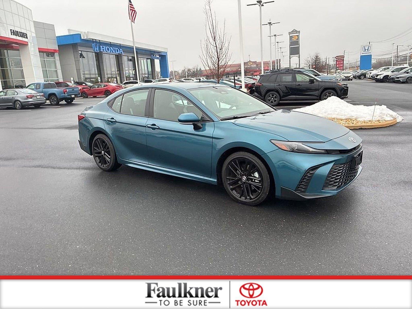 2025 Toyota Camry SE (SE)