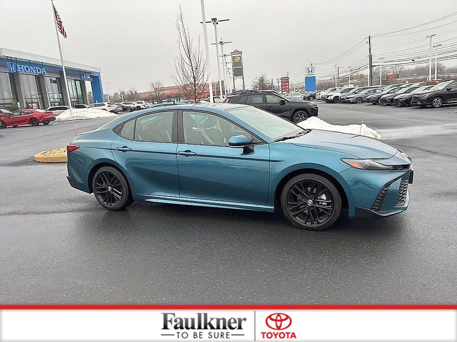 2025 Toyota Camry SE (SE)