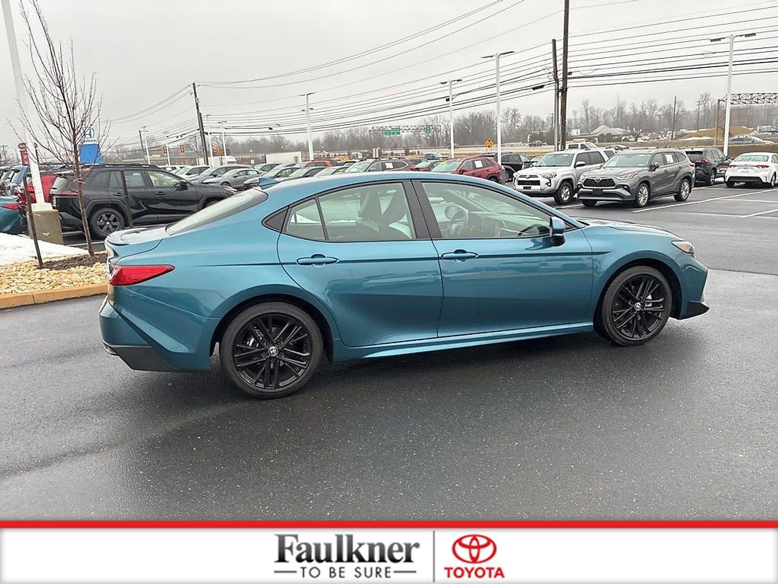 2025 Toyota Camry SE (SE)