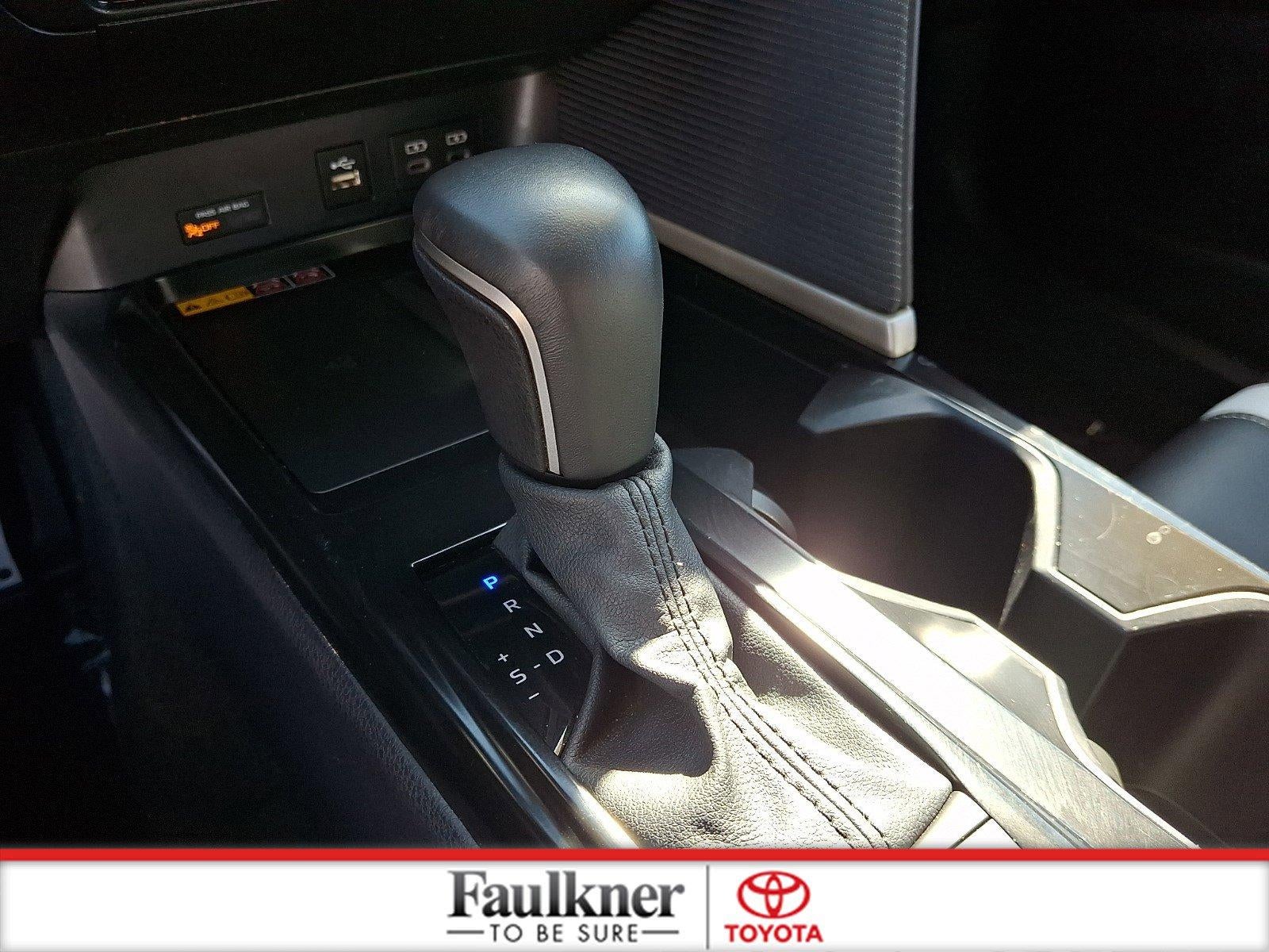 2025 Toyota Camry SE (SE)