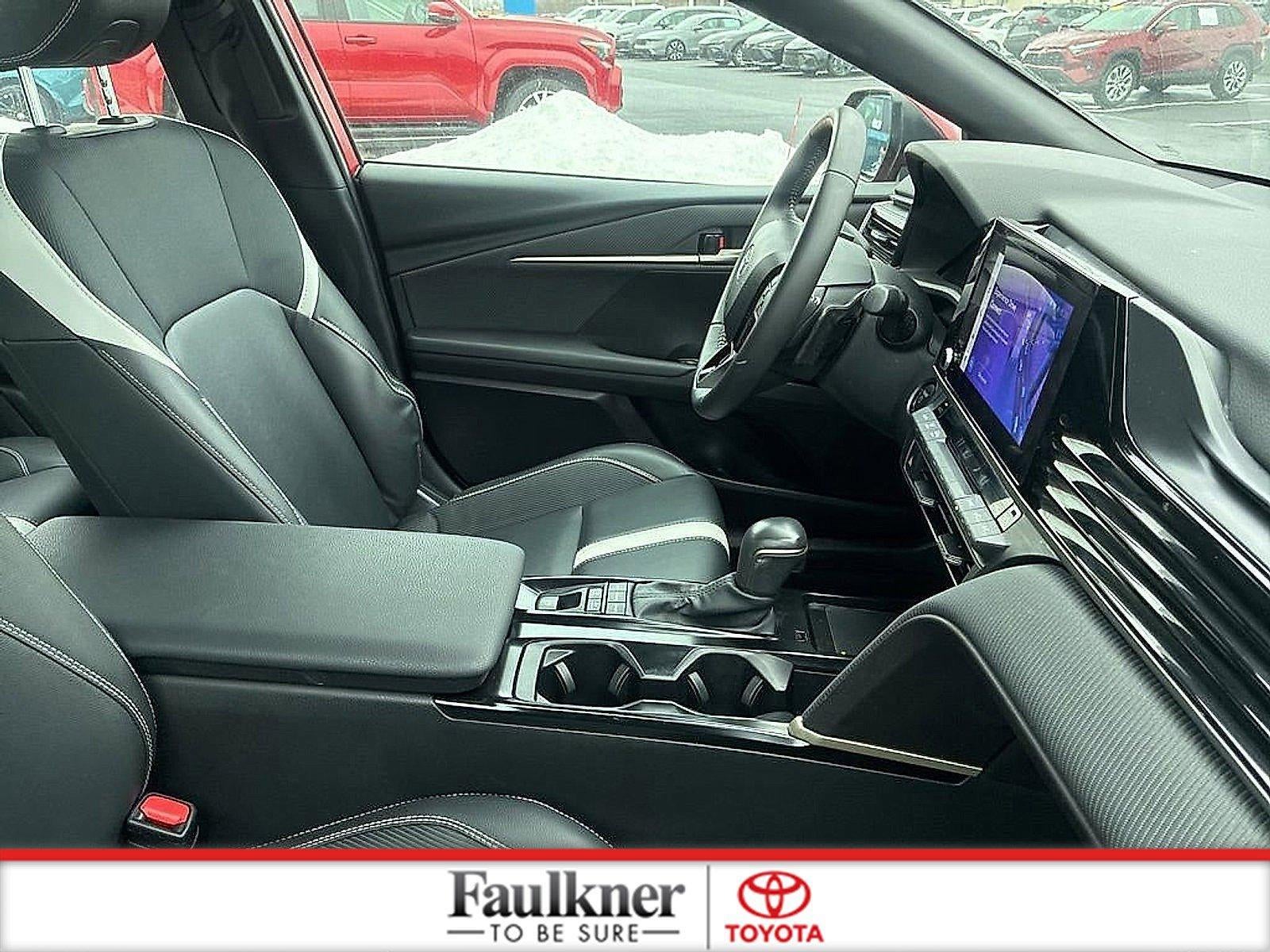 2025 Toyota Camry SE (SE)