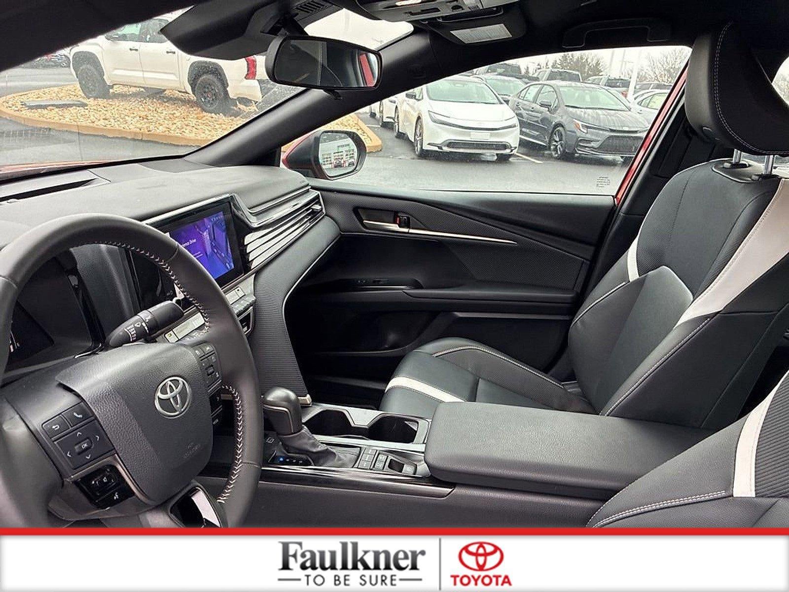 2025 Toyota Camry SE (SE)